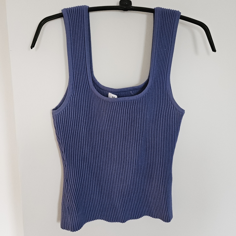 Sculpted Ribbed Tank Top - Picture 6 of 8